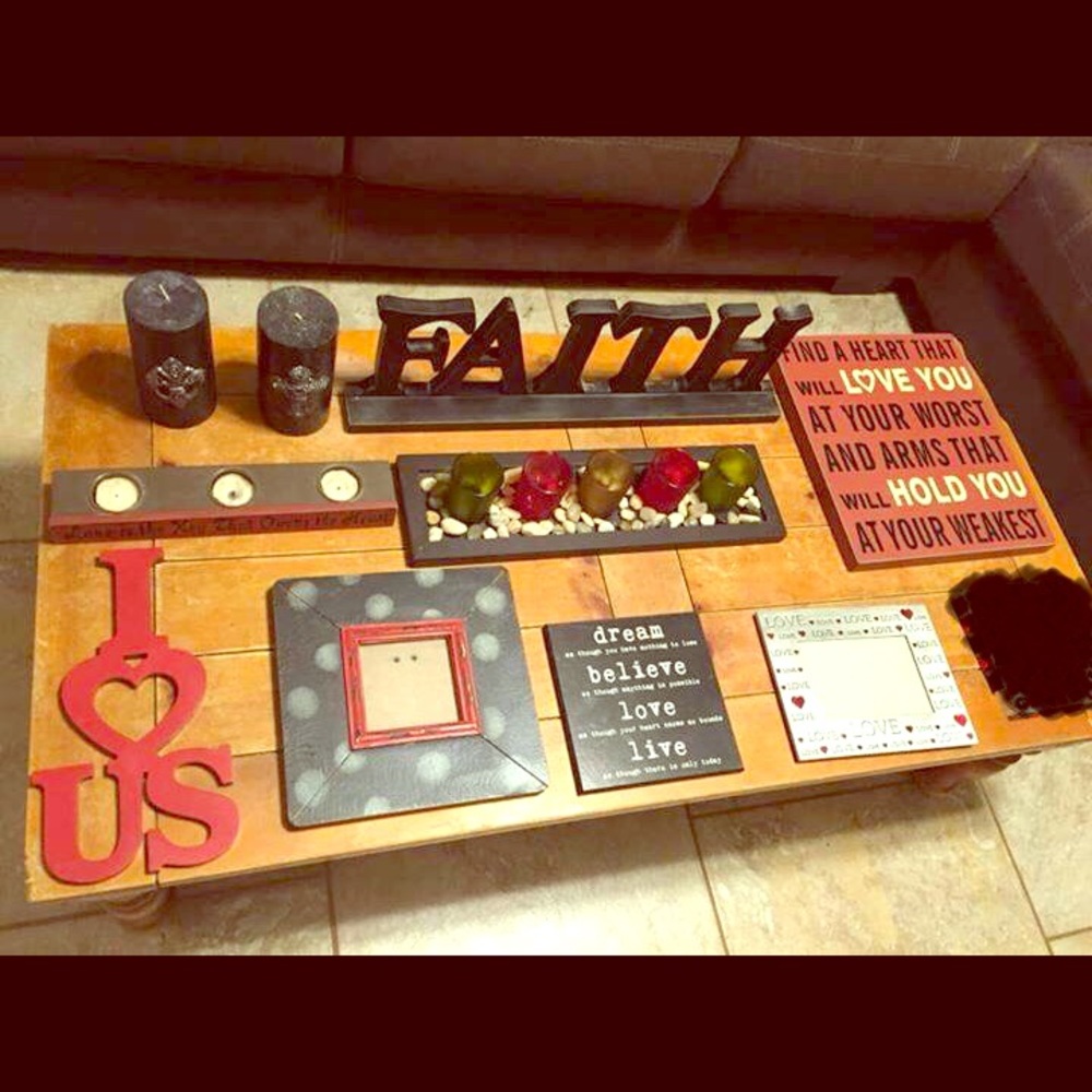 Red & Black Home Decor